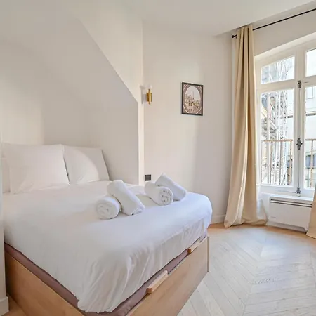 شقة Sumptuous & Serene Parisian Flat باريس