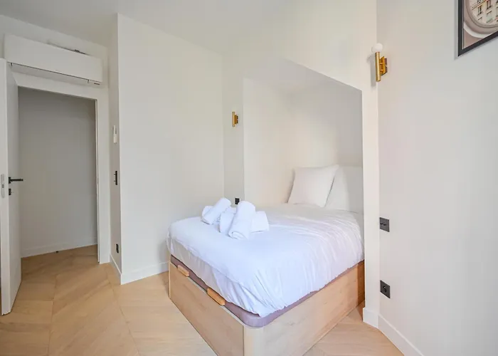 Sumptuous & Serene Parisian Flat 公寓