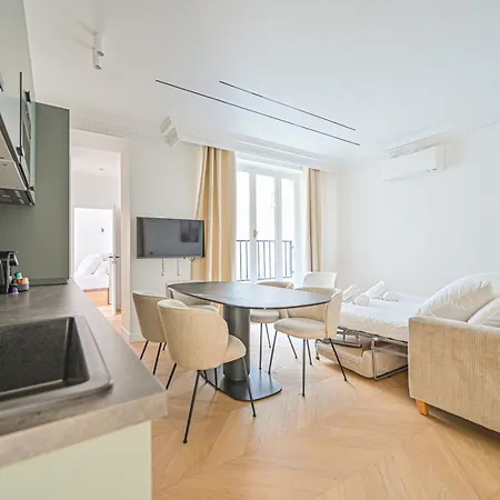 Sumptuous & Serene Parisian Flat * Párizs